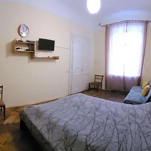 Зручна і комфортна квартира недалеко від вокзалу і центру міста Львов